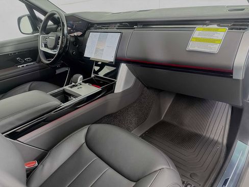 New 2026 Land Rover Range Rover Long Wheelbase Autobiography image 29