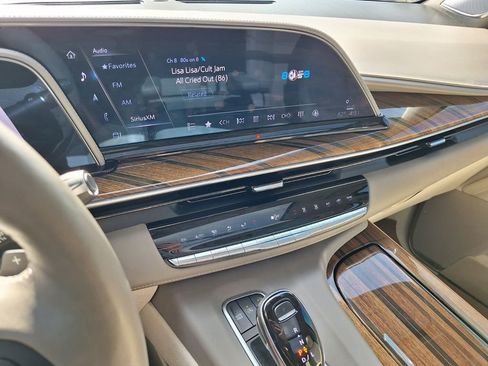 Used 2022 Cadillac Escalade Premium Luxury Platinum AWD/4WD image 15