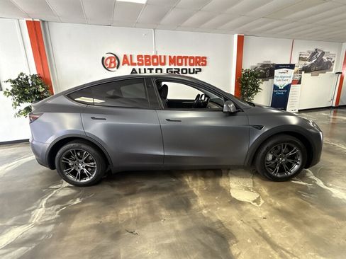 Used 2023 Tesla Model Y AWD image 8