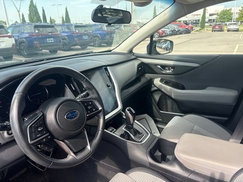 Used 2022 Subaru Outback Premium AWD/4WD image 4