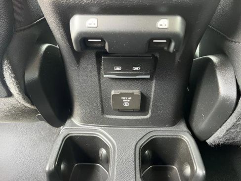 Used 2021 Jeep Wrangler Unlimited Rubicon AWD/4WD image 30