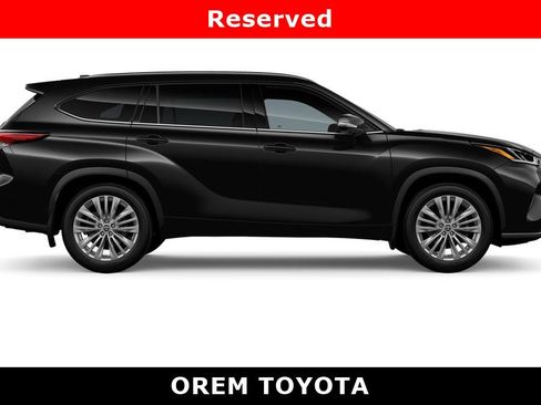 New 2026 Toyota Highlander Platinum image 12