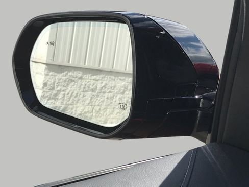 Certified 2026 Buick Enclave Sport Touring w/ Power Package image 31