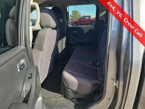Used 2022 Nissan Frontier SV image 12