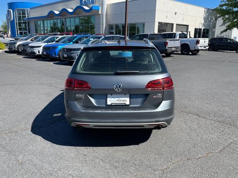 Used 2017 Volkswagen Golf Alltrack SEL AWD/4WD image 4