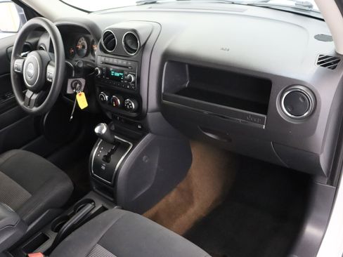 Used 2015 Jeep Patriot Sport w/ Power Value Group FWD image 31