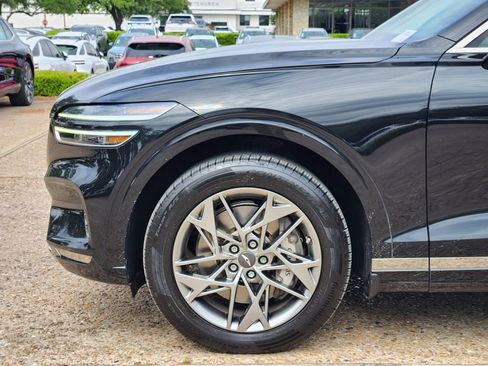 Used 2023 Genesis GV70 2.5T w/ Select Package AWD/4WD image 9