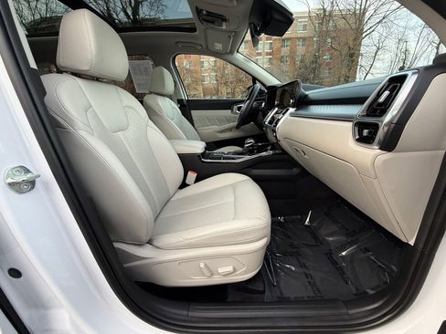 Certified 2023 Kia Sorento SX image 30