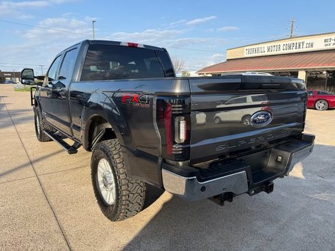 Used 2017 Ford F250 XLT w/ XLT Value Package AWD/4WD image 5