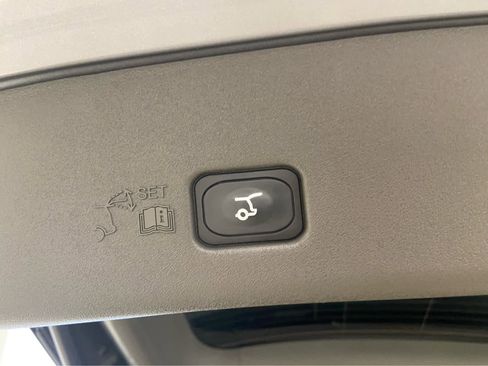 Used 2024 Lincoln Nautilus Reserve image 10