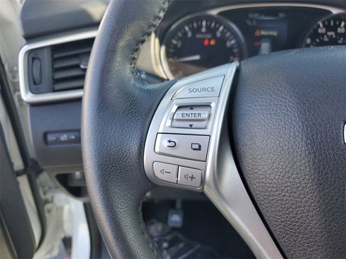 Used 2016 Nissan Rogue SL w/ SL Premium Package image 26