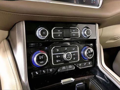 Certified 2024 GMC Yukon Denali w/ Denali Reserve Package AWD/4WD image 13