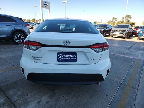 Used 2024 Toyota Corolla LE image 6