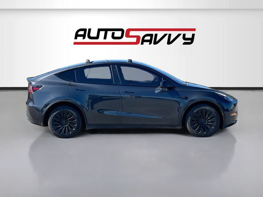 Used 2024 Tesla Model Y Long Range AWD/4WD image 8