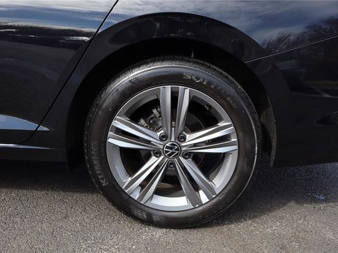 Certified 2023 Volkswagen Jetta SE image 11