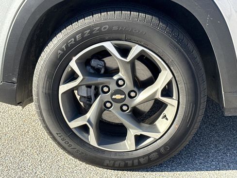 Used 2024 Chevrolet Trax LT w/ Driver Confidence Package FWD image 5