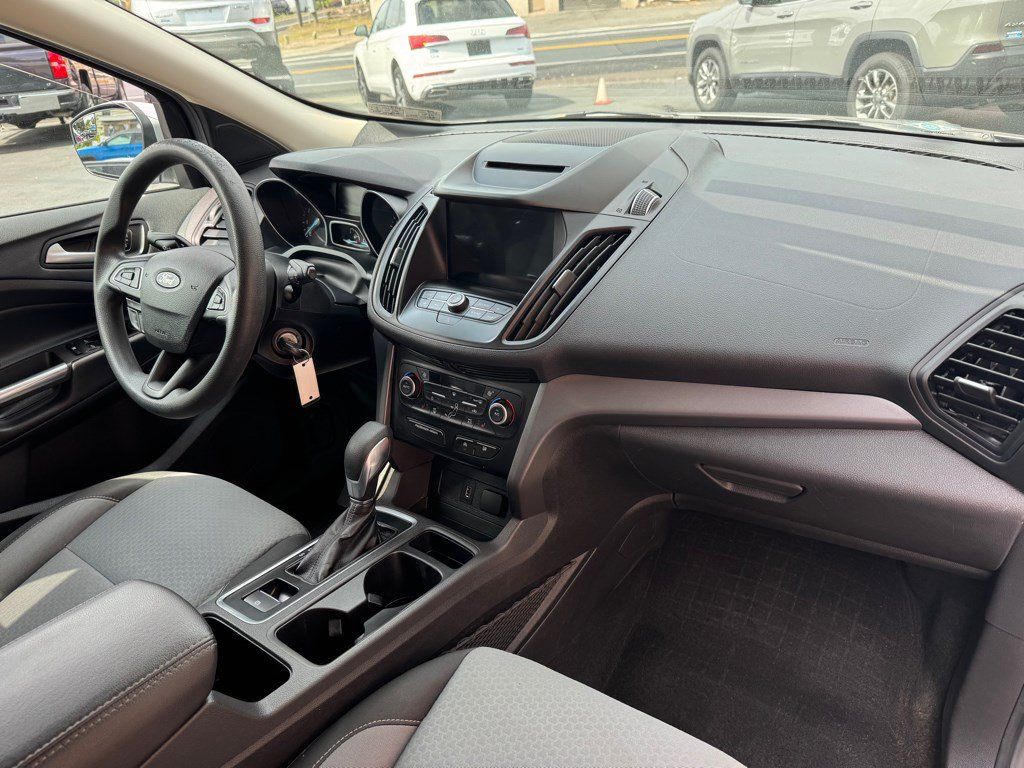 Used 2018 Ford Escape SE w/ SE Sync 3 Package AWD/4WD image 7