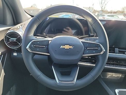 New 2026 Chevrolet Equinox LT w/ Convenience Package II AWD/4WD image 7
