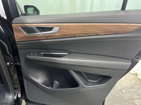 New 2026 Volkswagen Atlas SE image 23