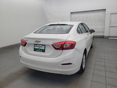 Used 2017 Chevrolet Cruze LT w/ Convenience Package FWD image 9