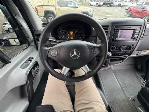 Used 2016 Mercedes-Benz Sprinter 3500 image 31