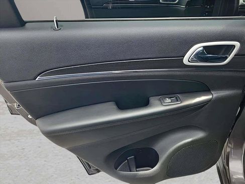 Used 2018 Jeep Grand Cherokee Limited AWD/4WD image 21