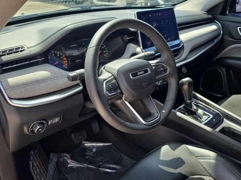 Used 2022 Jeep Compass Latitude FWD image 24