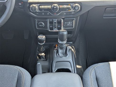 New 2025 Jeep Gladiator Sport image 23