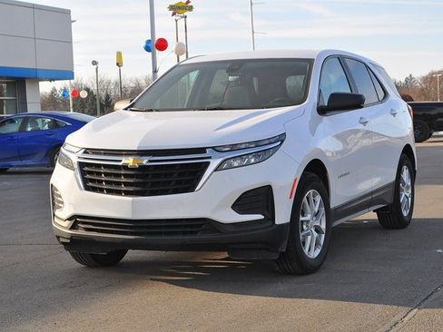 Used 2023 Chevrolet Equinox LS w/ LS Convenience Package image 7