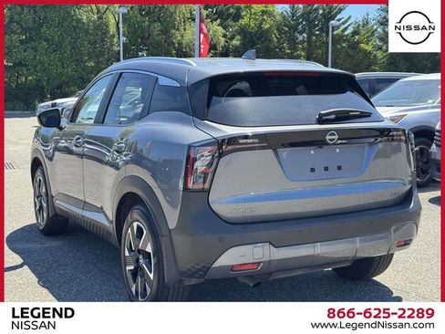 Used 2025 Nissan Kicks SV w/ SV Premium Package AWD/4WD image 12