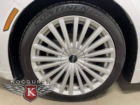 Used 2017 Lincoln MKZ Reserve FWD image 7