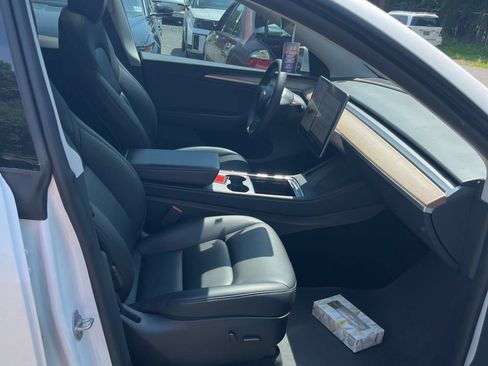 Used 2023 Tesla Model Y Long Range AWD/4WD image 6