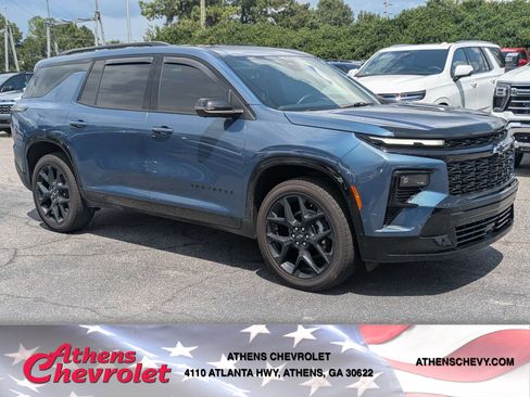 Used 2026 Chevrolet Traverse RS FWD image 1