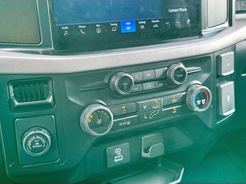 Used 2024 Ford F150 XL w/ Equipment Group 103A High RWD image 18