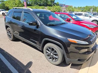 Used 2015 Jeep Cherokee Latitude w/ Cold Weather Group AWD/4WD video 1
