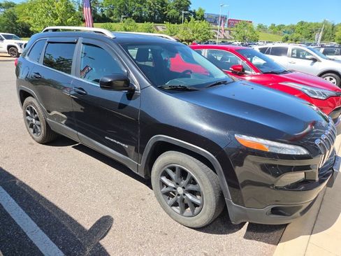 Used 2015 Jeep Cherokee Latitude w/ Cold Weather Group AWD/4WD image 1