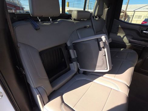 Used 2019 Chevrolet Silverado 1500 LTZ w/ LTZ Premium Package AWD/4WD image 14