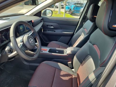 New 2026 Nissan Kicks SR w/ SR Premium Package FWD image 9
