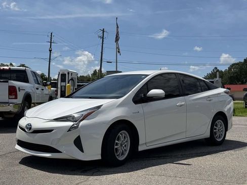Used 2016 Toyota Prius Four FWD image 11