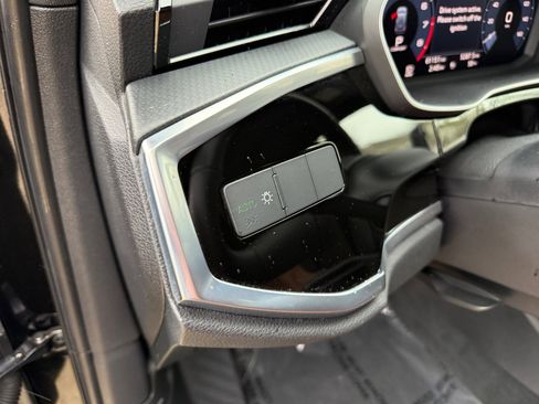 Used 2020 Audi Q3 2.0T Premium w/ Convenience Package image 13