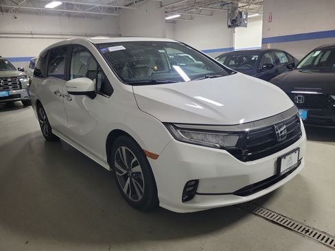 Certified 2023 Honda Odyssey Touring image 36