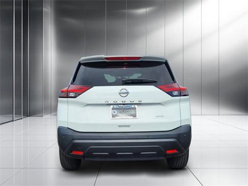 Used 2021 Nissan Rogue S image 4