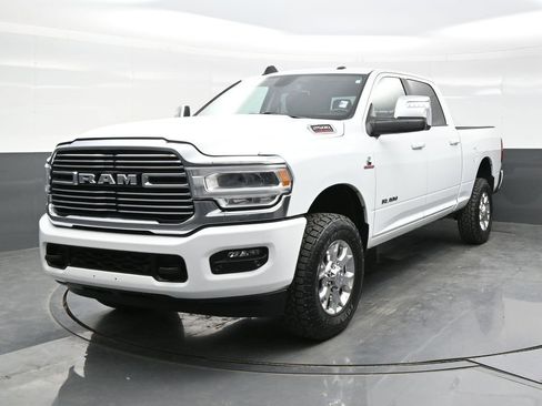 Used 2023 RAM 2500 Laramie AWD/4WD image 2