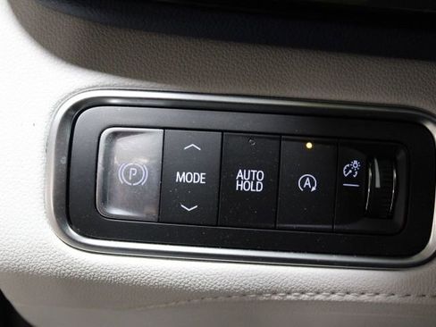 Used 2025 Buick Enclave Avenir w/ Super Cruise Package image 40