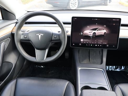 Used 2023 Tesla Model 3 Standard Range image 39