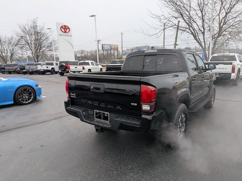 Used 2022 Toyota Tacoma SR image 10