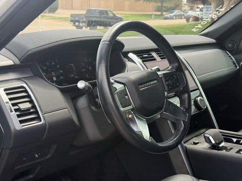 Used 2022 Land Rover Discovery HSE R-Dynamic AWD/4WD image 7