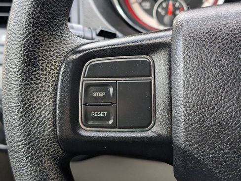 Used 2019 Dodge Grand Caravan SE image 17