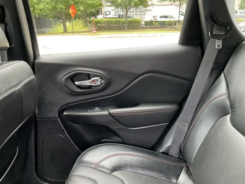 Used 2021 Jeep Cherokee Trailhawk w/ Premium Leather Package AWD/4WD image 16