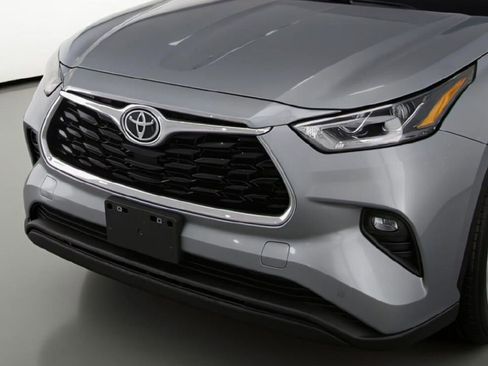 Used 2023 Toyota Highlander Limited image 6